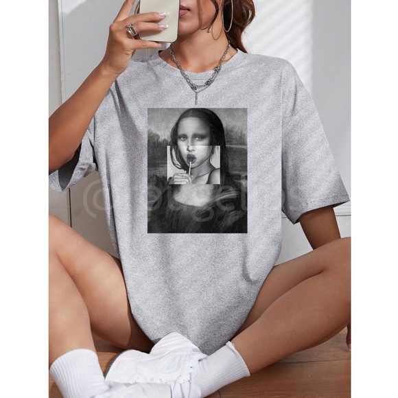 Gray Oversized Tee Crewneck Short Sleeve Printed Black White Appliqué Mona Lisa - Picture 2 of 8